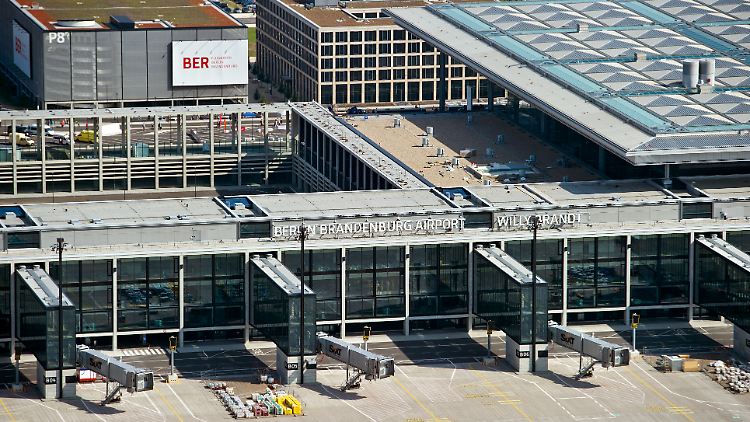 Im Untersuchungsaussschuss werden Fälle überhöhter oder unberechtigter Rechnungen des Gebäudetechnikausrüsters Imtech und von Siemens geschildert.