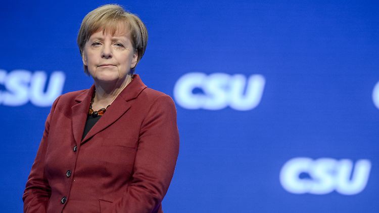 CDU-Chefin Angela Merkel geht auf Konfrontationskurs mit CSU-Chef Horst Seehofer.
