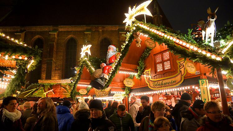 In wenigen Tagen öffnet in Hannover der Weihnachtsmarkt, unter besonderer Bewachung.