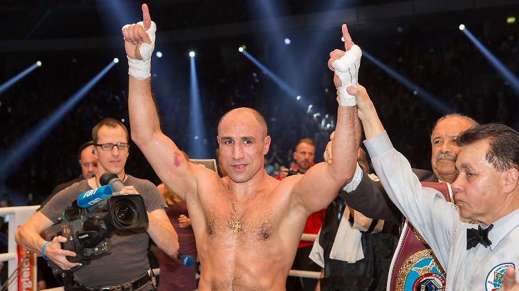 Arthur Abraham plant noch zwei weitere Jahre zu boxen und strebt eine Titelvereinigung mit dem Weltmeister eines anderen Verbandes an.