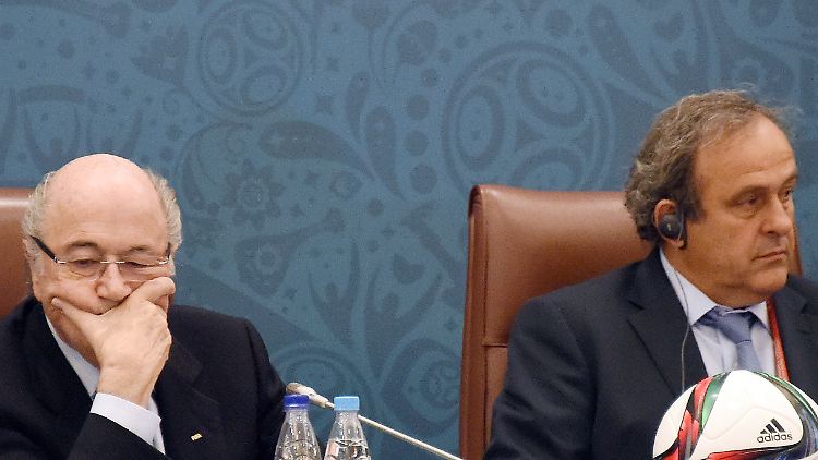 In den Augen von Fifa-Boss Blatter ist bei der strittigen Zahlung an Uefa-Chef Platini alles sauber gelaufen.