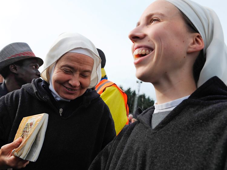 Die katholischen Nonnen sind glücklich über den Besuch des Papstes in Großbritannien.
