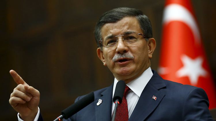 Regierungschef Davutoglu wählt versöhnliche Wort und nennt Russland "unseren Freund".