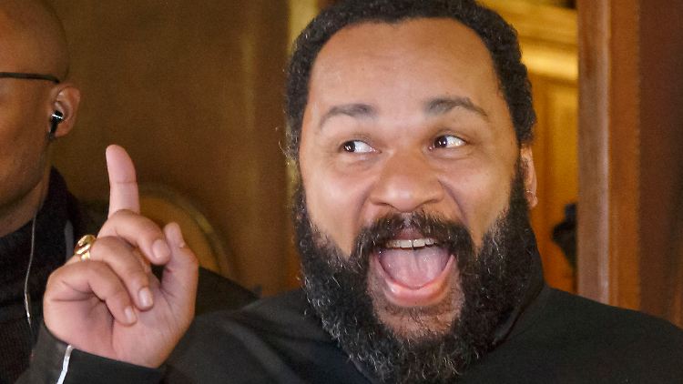 Komiker Dieudonné: Nach den Anschlägen auf das Satire-Magazin "Charlie Hebdo" wurde er wegen "Verherrlichung des Terrorismus" verhaftet.