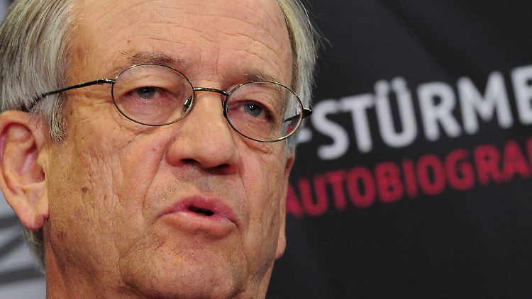 Heinrich von Pierer 2011 bei der Präsentation seiner Autobiographie "Gipfel-Stürme". Jetzt wird es wieder stürmisch.