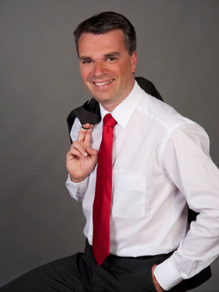 Roland Klaus arbeitet als freier Journalist und ist Gründer der Interessengemeinschaft Widerruf (www.widerruf.info). Bekannt wurde Klaus als Frankfurter Börsenreporter, unter anderem für n-tv.