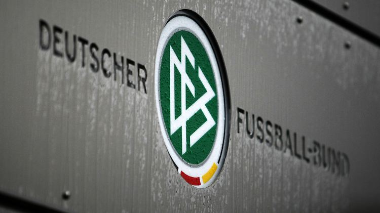 Die DFB-Interimspräsidenten bewerteten den Vertrag als Bestechungsversuch der deutschen WM-Bewerber.