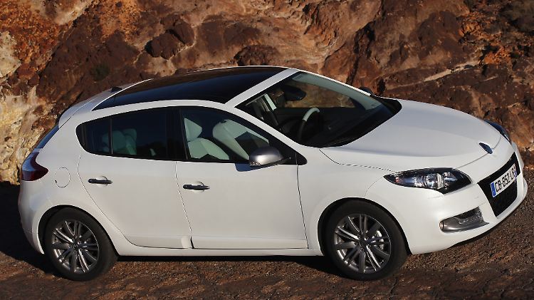Erhältlich ist die dritte Generation als Coupé mit drei oder Limousine mit fünf Türen, als Kombi Grandtour oder Blechdach-Cabriolet.