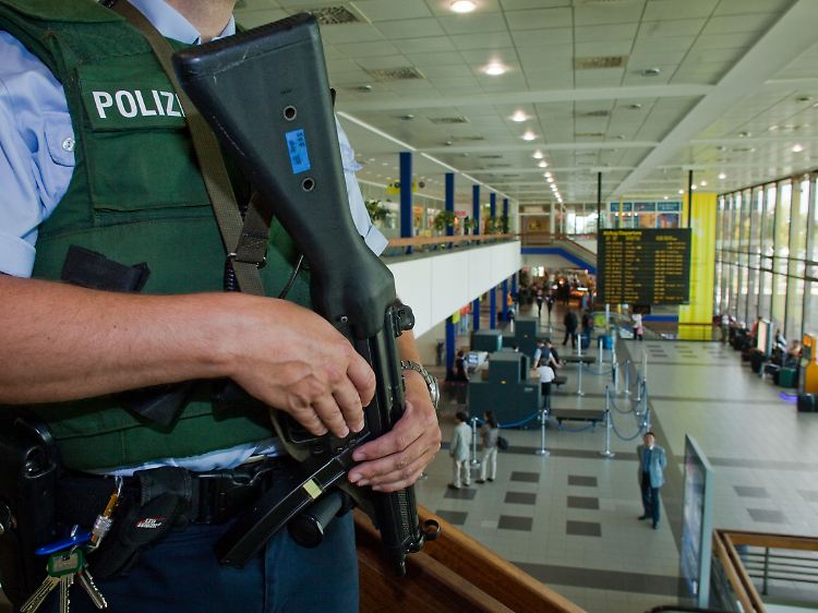 Auch wenn die Bundregierung keine erhöhte Terrorgefahr sieht: Die Sicherheitsmaßnahmen in der Hauptstadt sind aufgestockt .