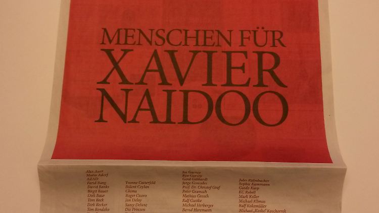 Die Anzeige für Xavier Naidoo unterschreiben bekannte deutsche Künstler wie Til Schweiger, Mario Adorf oder Andreas Gabalier.
