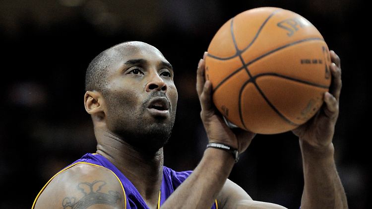 Kobe Bryant schaffte es als jüngster Spieler in den Kreis der erfolgreichsten Punktejäger.