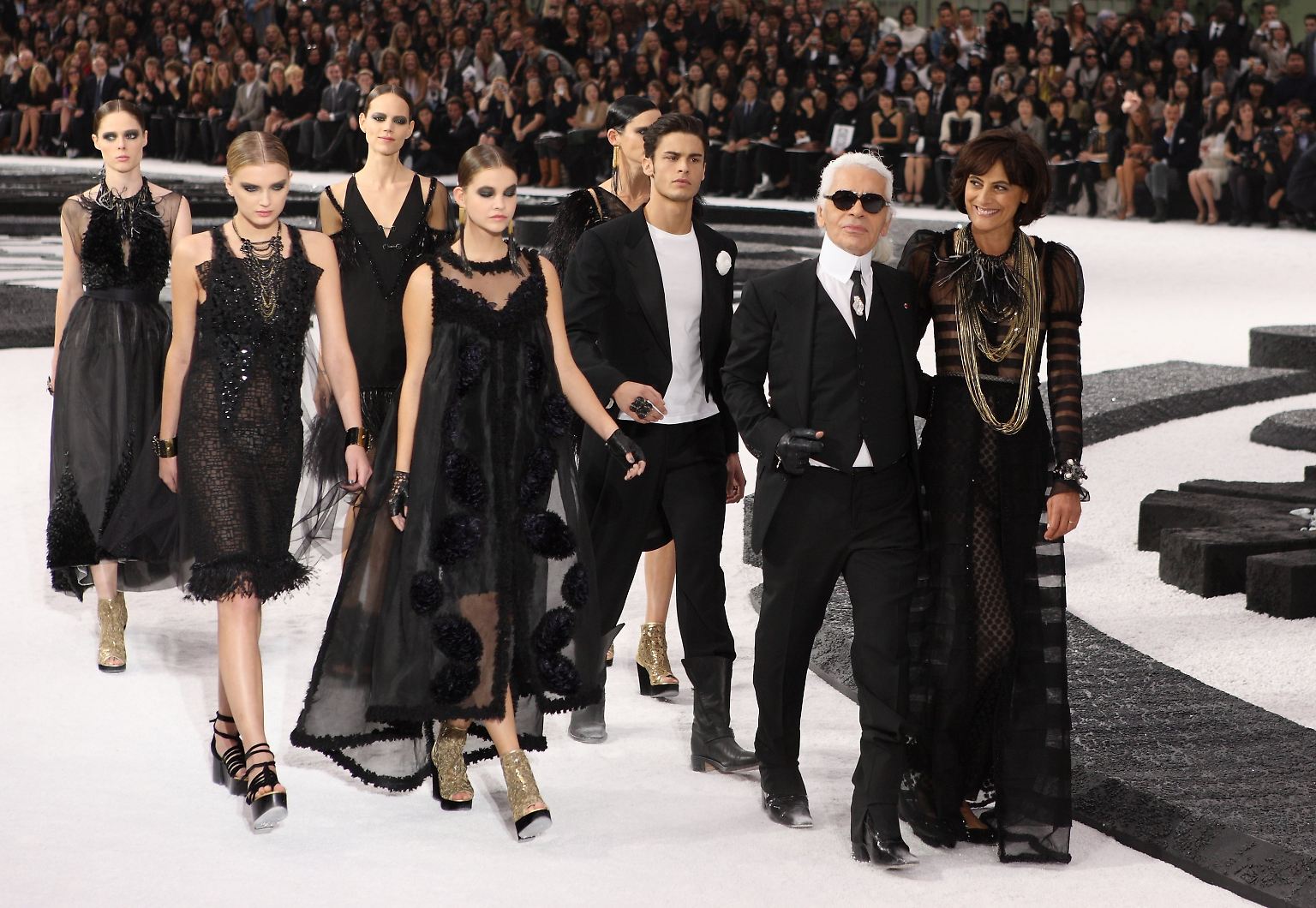 Karl Lagerfeld hält Hof: ...
