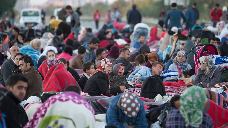Flüchtlinge nahe der türkischen Stadt Edirne.