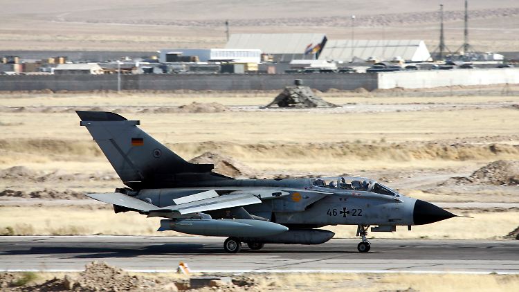 Nach Angaben des Ministeriums müssen die Tornados für den Syrieneinsatz erst aus Spanien zurückgeholt werden.