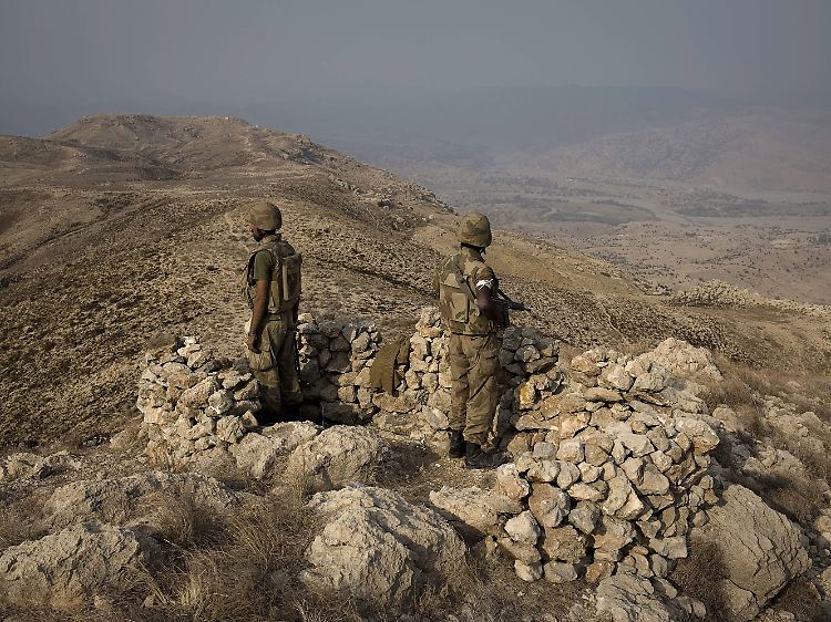 Die Stammesgebiete in Waziristan gelten als Hochburg der Taliban und als Rückzugsgebiet für Al-Kaida.