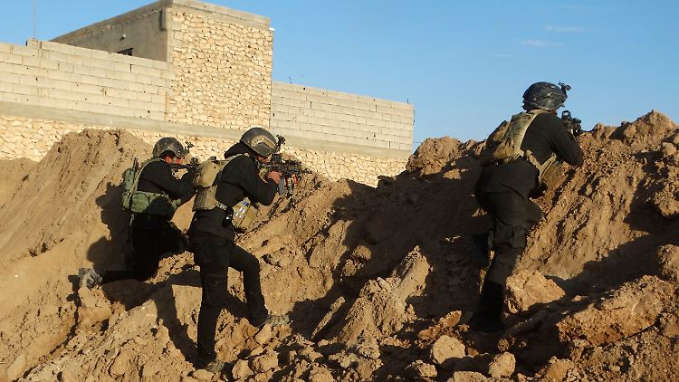Irakische Soldaten beim Kampf gegen den IS.