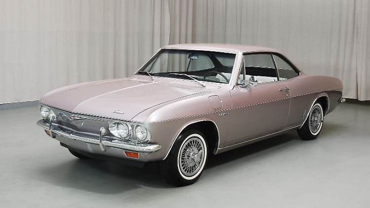 Dem Chevrolet Corvair - hier ein Corsa Coupé aus dem Jahr 1965 - hat Naders Buch den Garaus gemacht.