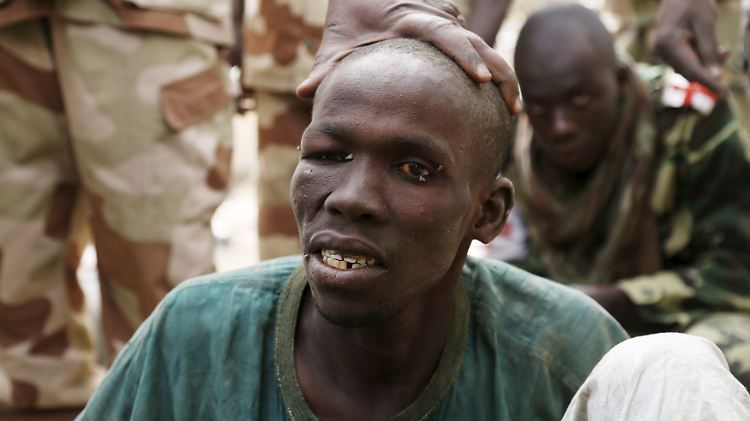 "Der Metzger": Im Februar nahm das tschadische Militär diesen Mann als Islamisten der Boko Haram-Gruppe in Nigeria fest.