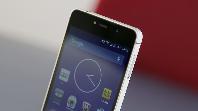 Sieht gut aus: Das Aldi-Smartphone Medion X5004 macht was her.