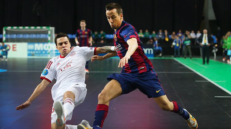 Das ist Futsal. Und Deutschland hat jetzt auch eine Nationalmannschaft für diese Art des Hallenfußballs.