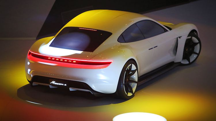 Notwendige Insvestitionen wurden bewilligt - zum Ende dieses Jahrzehnts will Porsche mit dem Bau des Elektroautos beginnen.