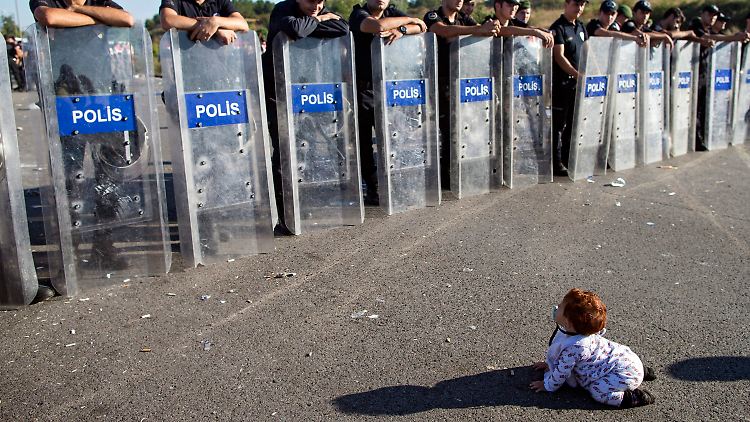 Polizisten an der türkisch-griechischen Grenze.