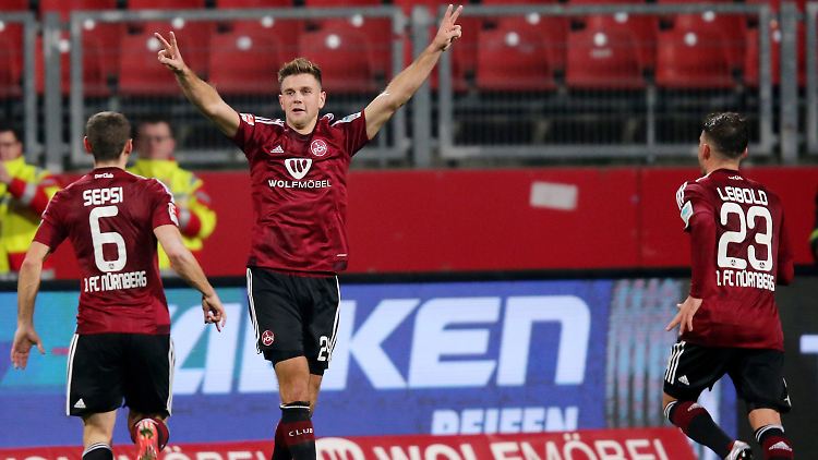 Der Nürnberger Niclas Füllkrug jubelt über seinen Treffer zum 1:0.