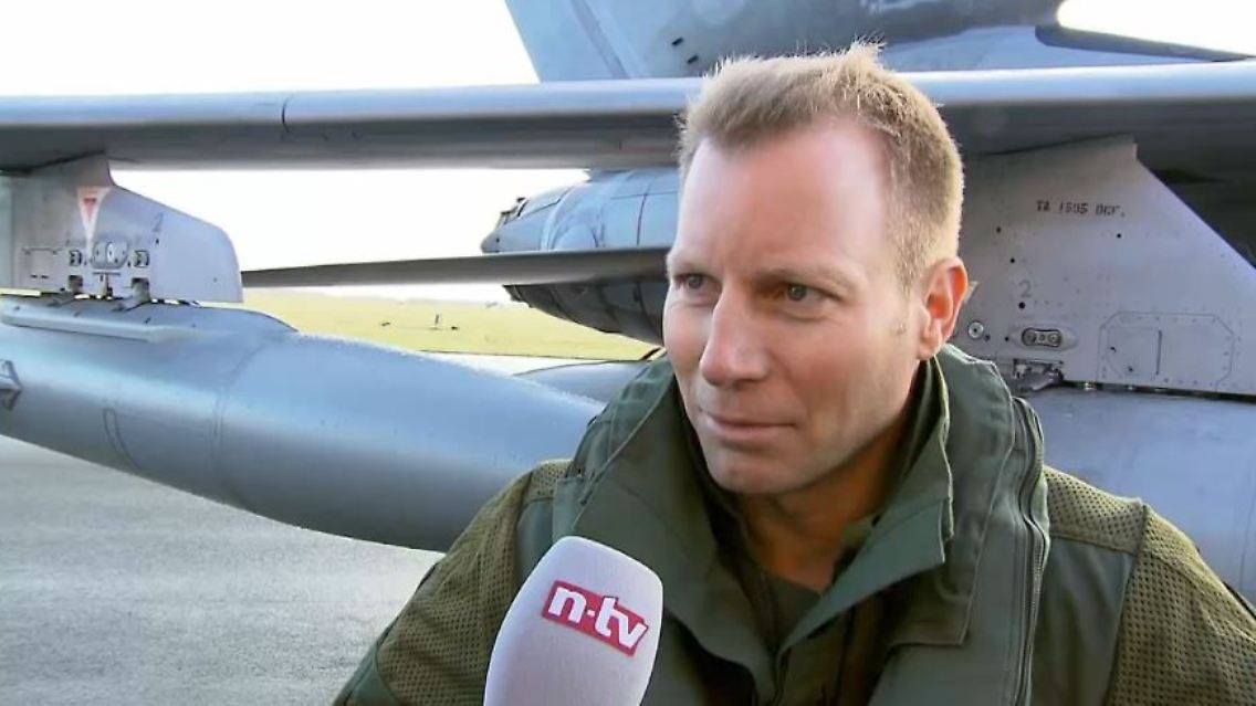 pilot.JPG