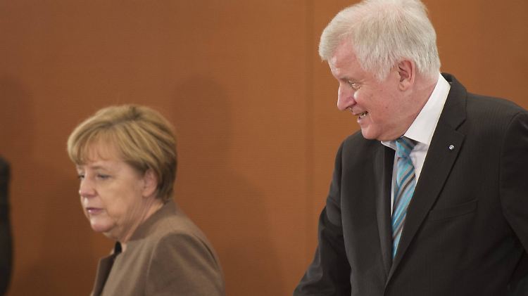 Seehofer hatte für seine harte Linie im Flüchtlingsstreit mit der Kanzlerin zuletzt viel Kritik einstecken müssen.