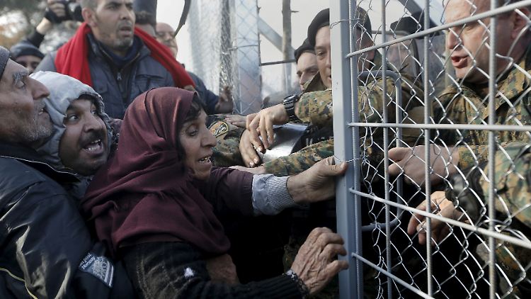 Weil die mazedonische Polizei Flüchtlinge an der Einreise hindert, spielten sich an der Grenze zu Griechenland in den vergangenen Tagen heftige Szenen ab. Auch andere Länder könnten bald zu einer Kontrolle der Binnengrenzen zurückkehren.