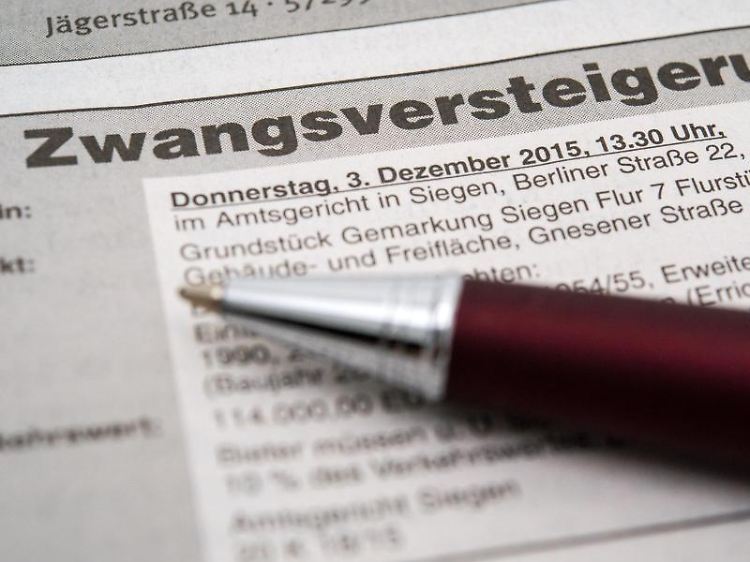 In der Ankündigung anstehender Zwangsversteigerungen von Immobilien finden sich in der Regel eine Beschreibung des Objektes sowie der Verkehrswert.