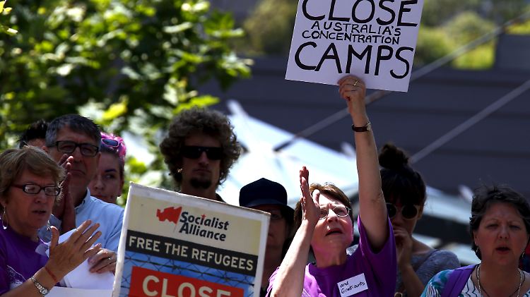 Kritiker bezeichnen die australischen Camps in Manus und Nauru als "Konzentrationslager". Viele Investoren schreckt das ab.