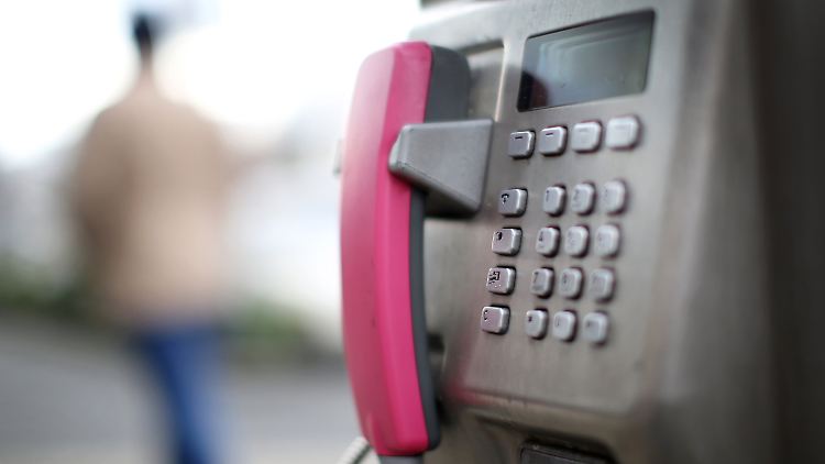 Auch noch existent: Telekom-Münztelefon in Düsseldorf.