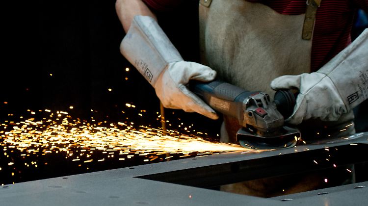 Die Dynamik der Industrieproduktion hat im Dezember etwas nachgelassen. 
