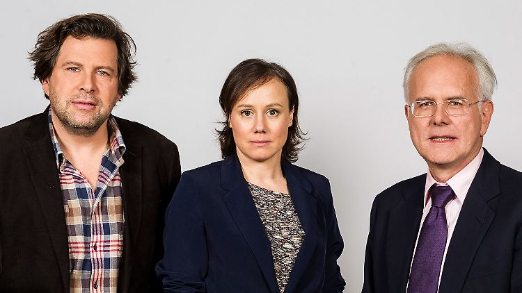 Das Ermittlerduo (Hans-Jochen Wagner  und Eva Löbau) mit ihrem Vorgesetzten (Harald Schmidt).