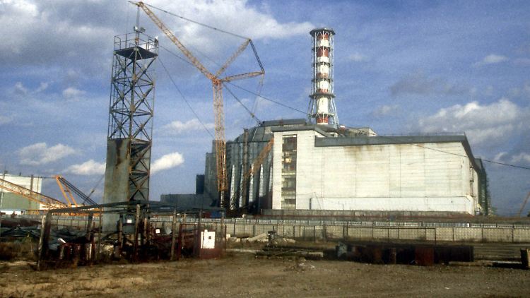 Über 40 Länder sind am Bau einer neuen Schutzhülle für den Reaktor beteiligt.