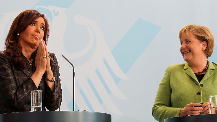 Kirchner war auch in Deutschland - hier im Jahr 2010 zu Besuch bei Bundeskanzlerin Angela Merkel.