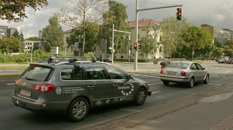 Bei der Testfahrt wird ein menschlicher Sicherheitsfahrer aufpassen.