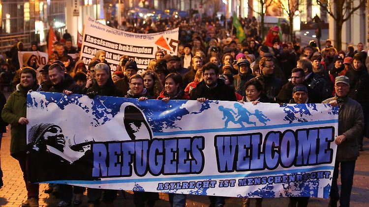 In Deutschland gab es dieses Jahr unzählige Proteste für und gegen die Aufnahme von Flüchtlingen.