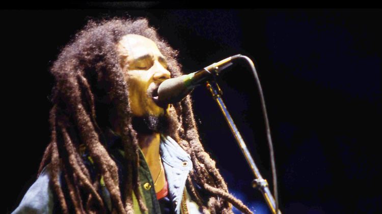 Bob Marley bei einem Konzert 1980 in Paris.