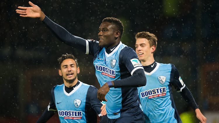 Zwei Tore in zwei Minuten: VfL-Angreifer Peniel Mlapa verpasste Paderborn den frühen Knockout.
