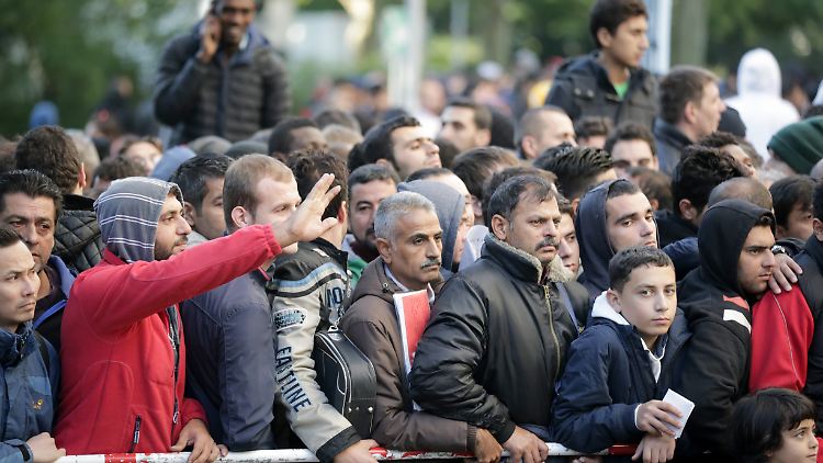 Fortschritte kann es für 2016 nur  geben, wenn nicht noch eimal eine Million Flüchtlinge ankommen, so Weise.