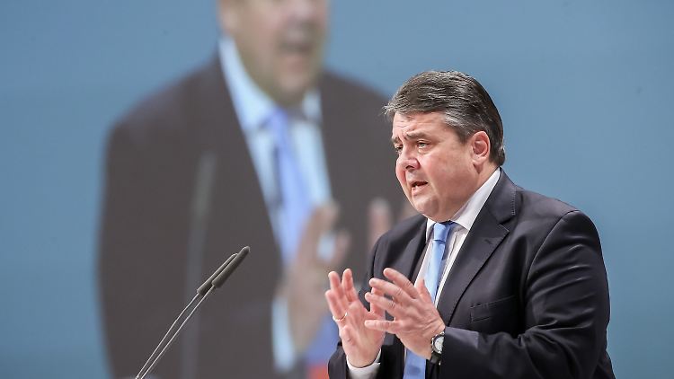 Der angeschlagene Parteichef wirbt um Einigkeit bei den Freihandelsabkommen.