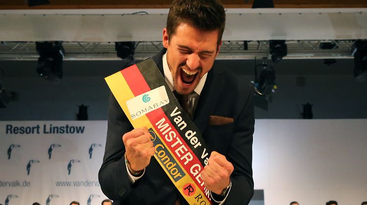 Der 31-Jährige freut sich über seinen Titel.