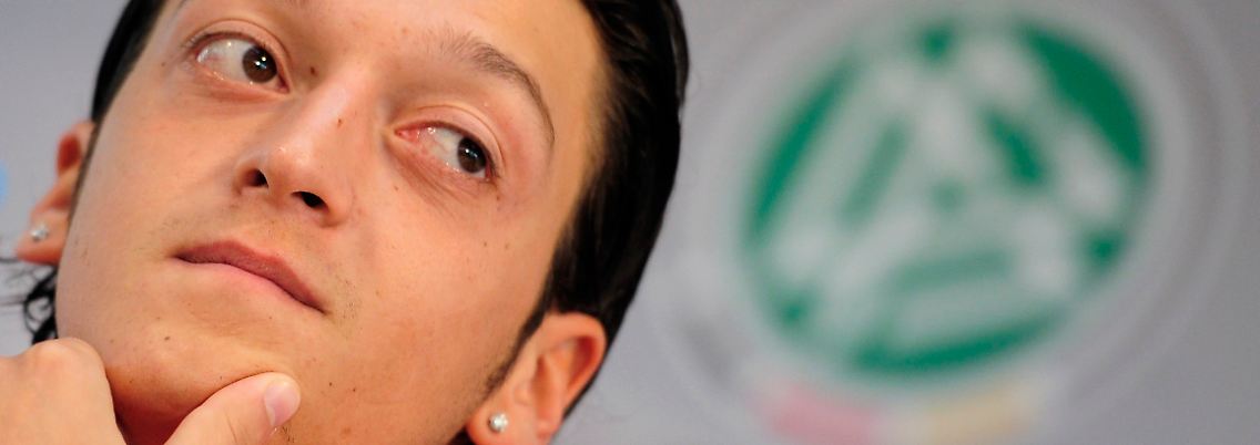 "Natürlich ist es ein ganz besonderes, weil ich gegen meine Freunde spiele": Mesut Özil.