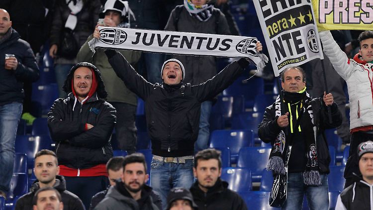 Bei vier Juve-Fans werden vor dem Spiel gegen Florenz Waffen im Auto entdeckt.