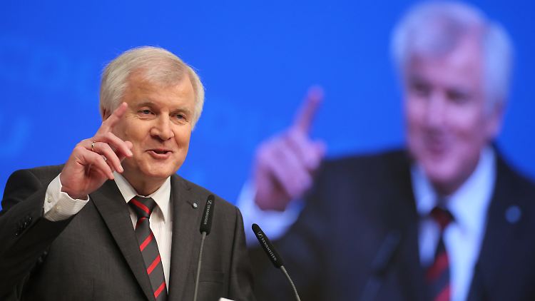 CSU-Chef Seehofer lobt zwar die Annäherung, sieht aber noch viel Arbeit.
