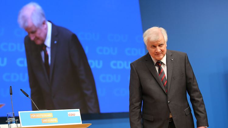 Den Unterschied zwischen "Obergrenze" und "Begrenzung" hält Seehofer für eine Spitzfindigkeit.