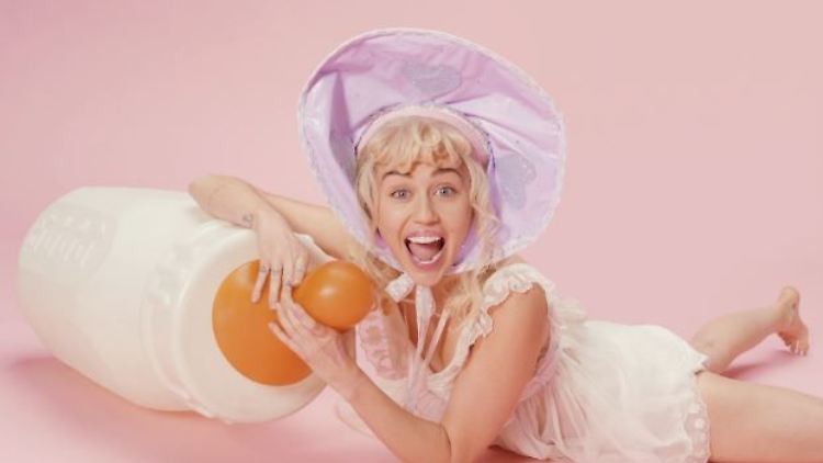 miley cyrus 2.JPG