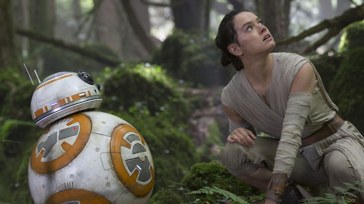 "Star Wars: Das Erwachen der Macht": Rey und der Droide BB-8 sind die Stars des Films.